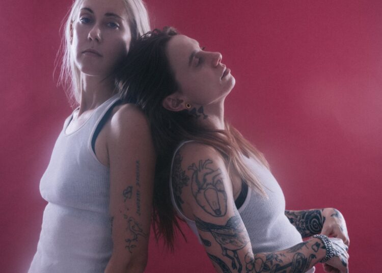 Julien Baker e Torres compartilham um novo single 'Dirt' do LP colaborativo