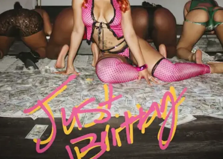 Just Brittany hospeda seu próprio show de loucura como se ela fosse o tio Luke na nova música "Pop Dat"