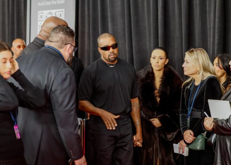 Kanye West Lankes lançamentos novos álbum, 'Bully', em meio a postagens mais odiosas
