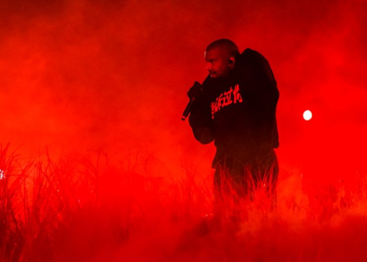 Kanye West derruba o novo álbum 'Bully' emparelhado com curta -metragem