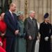 Kate Middleton mostra sua curtsy de assinatura durante seu retorno ao Dia da Commonwealth