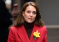 Kate Middleton presta homenagem ao adolescente falecido com câncer Liz Hatton