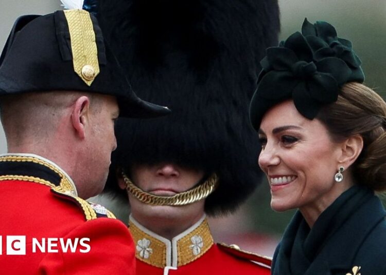 Kate participa do desfile do dia de São Patrício em Londres - BBC.com