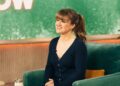 Kelly Clarkson diz que 'perdeu muito', mas 'encontrou conforto' com seus fãs enquanto comemorava o 1000º episódio do talk show