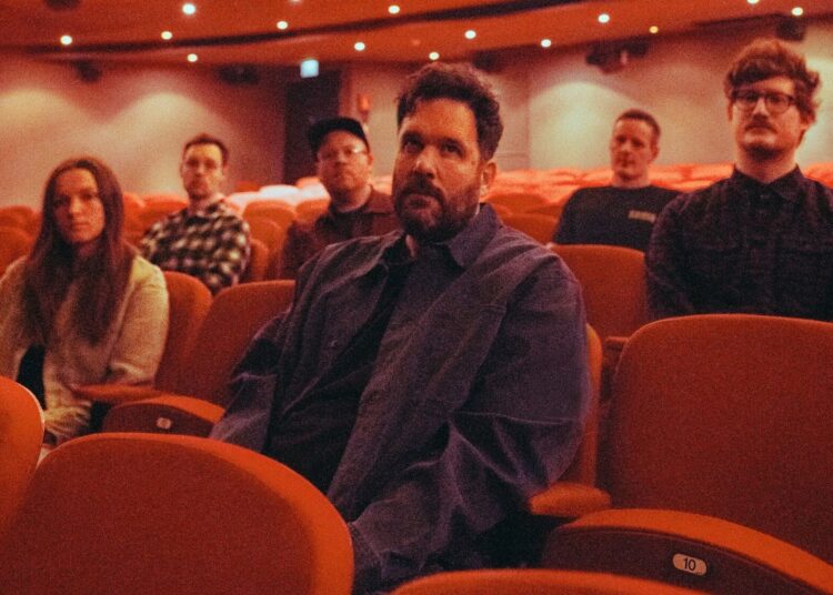LAKES Libere a nova música 'Peach Fuzz'