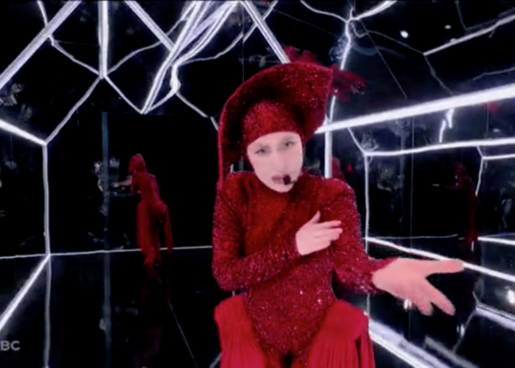 Lady Gaga realiza 'Abracadabra', 'Killah' do novo álbum 'Mayhem'