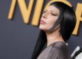Lady Gaga visualiza a nova música atrevida 'Garden of Eden' no anúncio F1