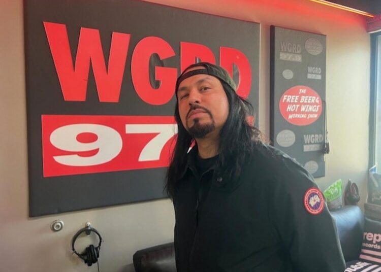 Leigh of Pop Evil fala novo álbum + mais com GRD em Grand Rapids