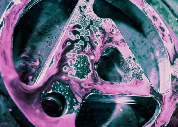 Linkin Park desencadeia uma nova música “Up From the Bottom”
