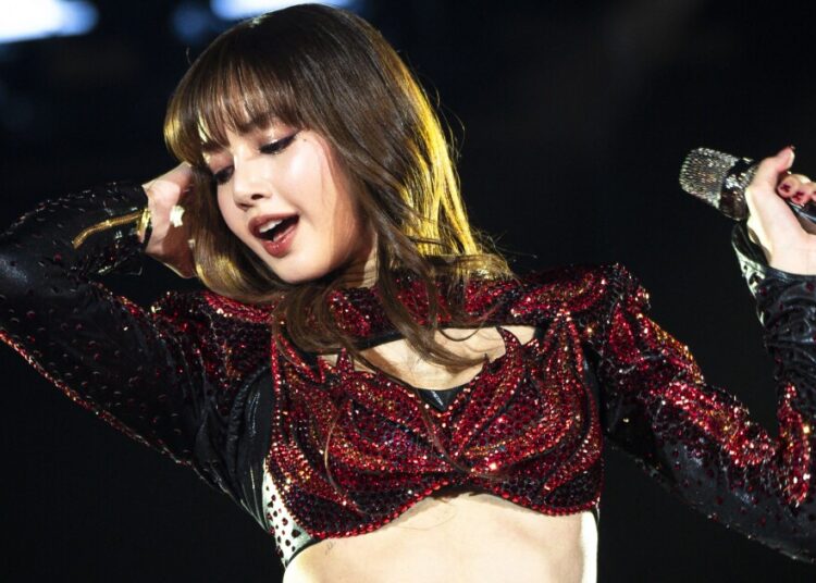 Lisa é o mais recente membro do Blackpink para quebrar os 10 melhores