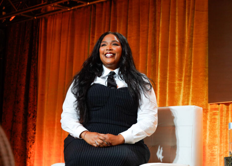 Lizzo lança a nova era da música com o single 'Love in Real Life', sua primeira música em 2 anos