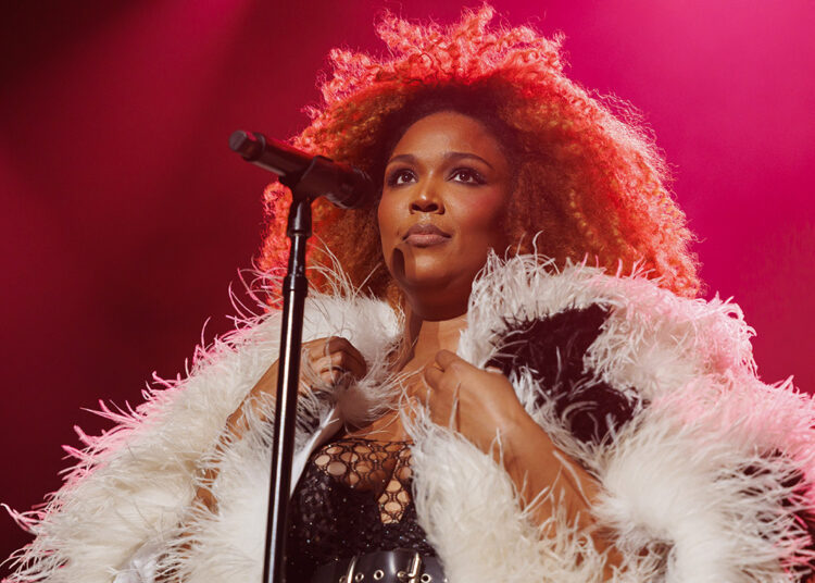 Lizzo lança novo single "Still Bad"