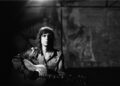 Luke Spiller lança o novo single 'SHE SIMPLEIRA CONFORNIMAL'