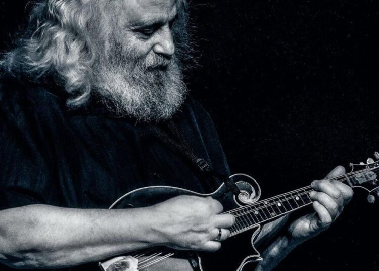 Mandolinista David 'Dawg' Grisman comemora 80 no Moore de Seattle | Entretenimento