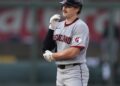 Manzardo tem 3 hits e 4 RBIs, ajudando os Guardiões a passarem pela realeza no abridor