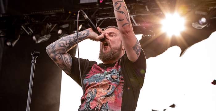 Mark Hunter de Chimaira dá a Fan um vislumbre de esperança sobre novas músicas em tweets recentes