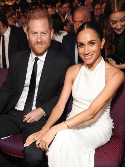 Meghan Markle aparentemente sombreia a vida real enquanto ela volta aos holofotes em 'With Love, Meghan'