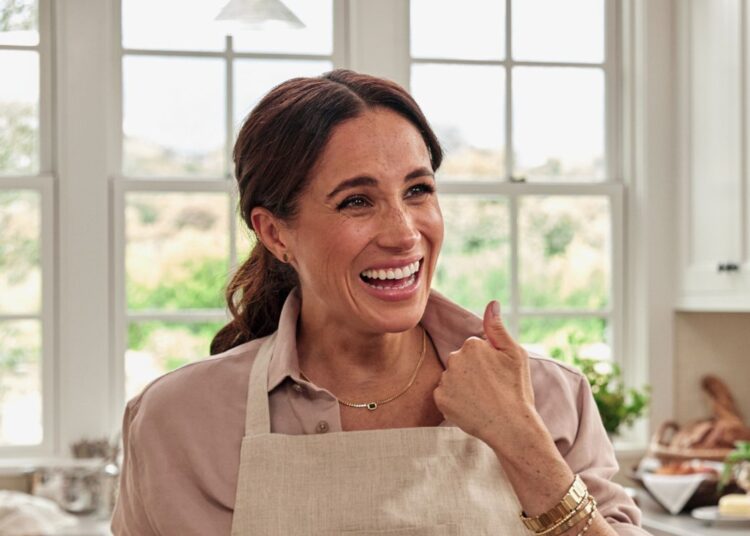 Meghan Markle persegue o status do ícone da moda, mas desperta críticas