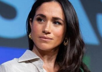 Meghan Markle recebe apoio como especialista real defende 'pobre dama' contra críticas duras