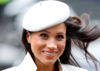 Meghan Markle recebe o título de 'Princess' depois de acenar para a família real