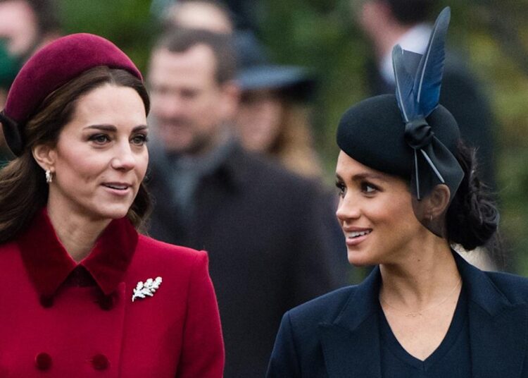 Meghan Markle se casou com o título 'e prestígio', enquanto a princesa Kate se casou ', apesar de' It: Royal Expert