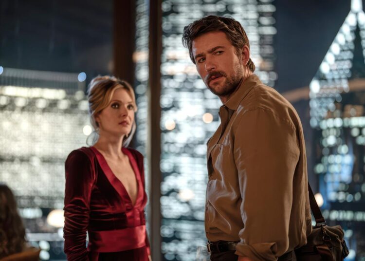 Meghann Fahy é perseguido digitalmente durante um primeiro encontro no trailer 'Drop'