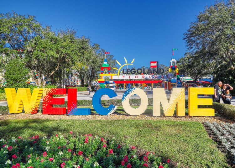 Merlin Entertainments para combinar três divisões como uma empresa