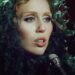 Miley Cyrus fica comovente - e arrasa - na faixa -título de 'Something Beautiful'