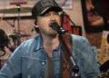 Morgan Wallen estreia novas músicas no SNL, provas