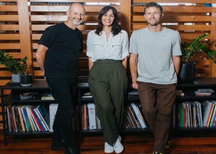 Myra Hemara e Matt Kidd promoveram a COM-MDS na Universal Music Australia & New Zealand | Rótulos