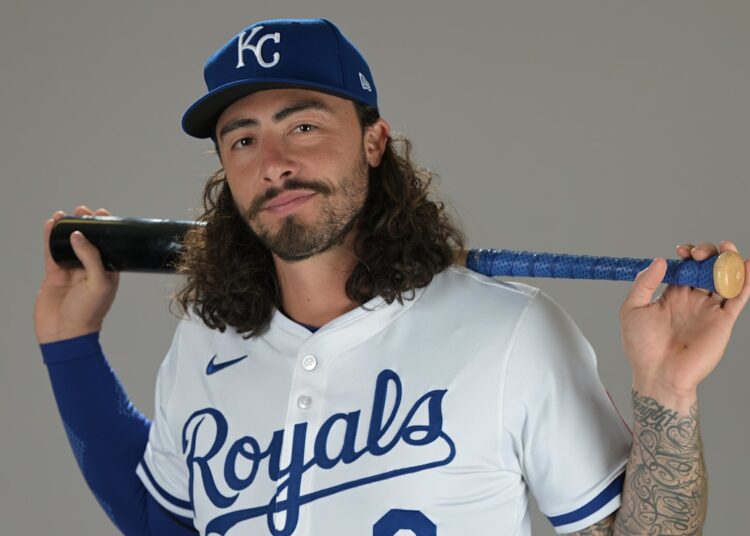 New Royals Slugger 'Turning Heads' no treinamento da primavera