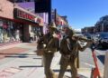 Nova escultura no Broadway Honors Nashville Musicians