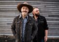 Nova música, shows renovados e grandes turnês à frente para os irmãos Wolfe