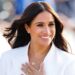 O 'Complexo Messias' de Meghan Markle, abraços frequentes provocou um conflito no palácio antes da real saída: livro