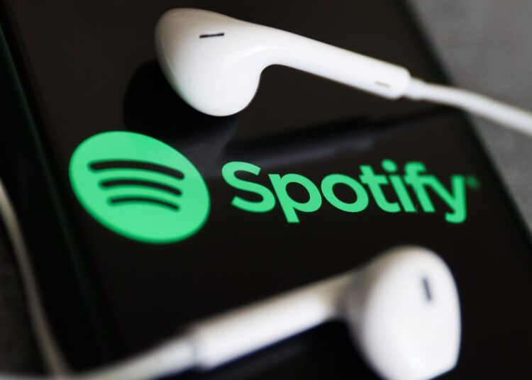 O Spotify pagou US $ 4 bilhões aos editores, por que os compositores estão lutando?