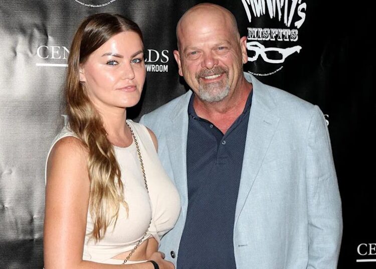 O apresentador do 'Pawn Stars', Rick Harrison, espera que a quarta vez é um charme ", compartilha por que ele não assinou um pré -up