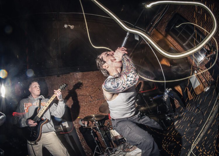 O cantor de diatribe infernal Camden Garnett discute o Maine Hardcore, sua nova música | Características
