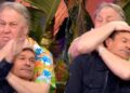 O competidor de 'Wheel of Fortune' coloca Ryan Seacrest em um headlock