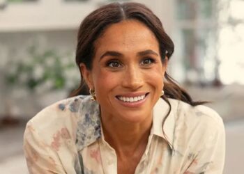 O especialista atualiza a reação da Família Real ao show de Meghan