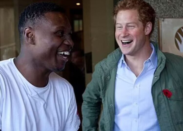 O herói da guerra do príncipe Harry explode 'Muppet' JD Vance e quer desculpas | Real | Notícias