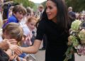O momento desajeitado de Meghan Markle com os fãs do Royal Snub durante a última viagem do Reino Unido | Real | Notícias