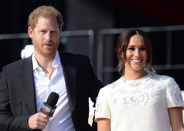 O post raro da família de Meghan Markle mostra ela e a filha do príncipe Harry, princesa Lilibet, é uma verdadeira garota do pai