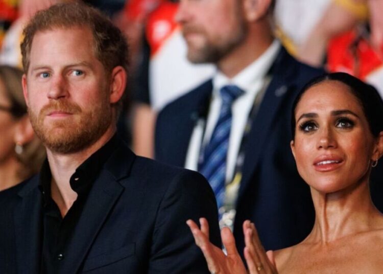 O príncipe Harry repreendeu Meghan como 'Naughty Kid' em momento estranho | Real | Notícias