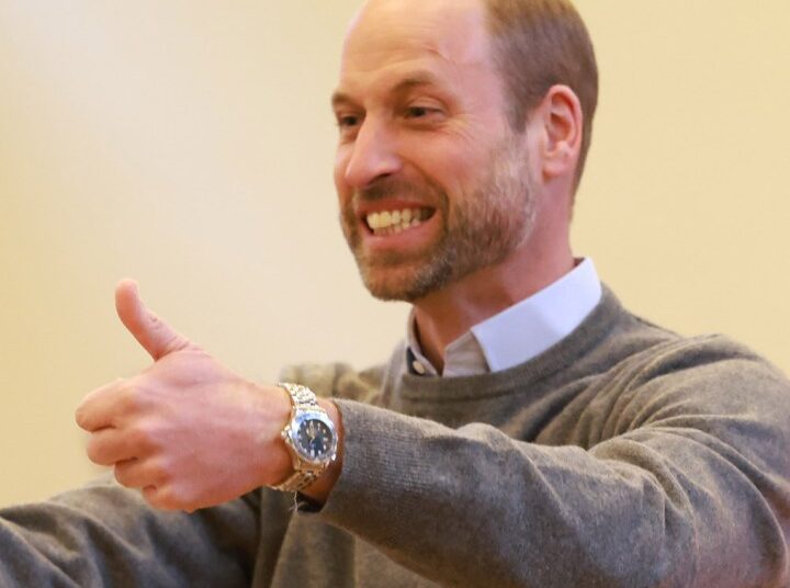 O príncipe William Dons, agora assinou a scruff enquanto estiver em turnê solo para a Estônia (e combina totalmente com ele)