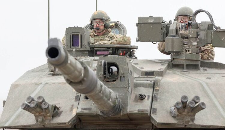 O príncipe William se junta a tropas britânicas em Challenger 2 Tank em visita à Estônia | Notícias do mundo