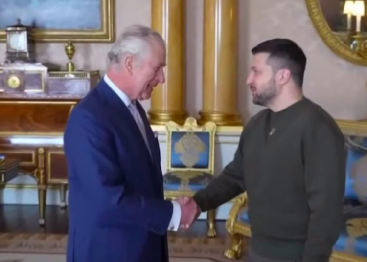 O rei Charles começou a receber o presidente da Ucrânia Zelensky em Sandringham