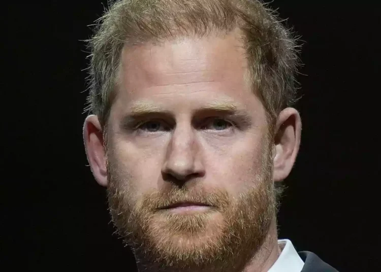 O rei Charles confessa o grave erro cometido com seu filho Harry: tarde demais?