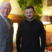 O rei Charles e o presidente Zelensky compartilham saudação calorosa apenas alguns dias após o confronto brutal com Trump