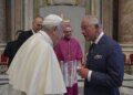 O rei Charles posta a visita do Vaticano para dar ao Papa Francisco mais tempo de recuperação