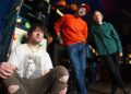 Olhos brilhantes e cursivos compartilham nova música "RecluSe I Don't To Love": Ouça
